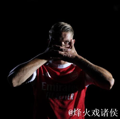 哲凯赖什:虽以这种方式输球艰难,但仍需振作 哲凯赖什:虽以这种方式输球艰难,但仍需振作